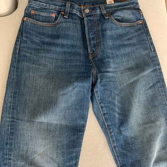 SALE LEVIS. Cropped Straight Leg (White Oak Denim) - Picture 4 of 5